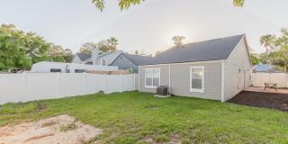 563 STAFFORDSHIRE Drive E Gallery 23