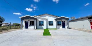 Modern Stylish Duplex 3bed/3bath Refrig A/C with 2 Ensuite Bedrooms! Gallery 1