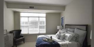 Oaks of Shorewood Apartments - 55+ Active Adult Apartment Homes Gallery 9