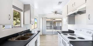 Move in Special $500 Deposit and One Month Free! Gallery 1