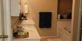 4 bed in Putnam City! New luxury plank flooring , carpet , paint and new electric range! Gallery 5