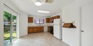 12811 HUNTING BEAR Gallery 15