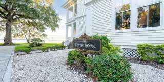 2105 RIVER Boulevard 2105 RIVER Boulevard Gallery 1