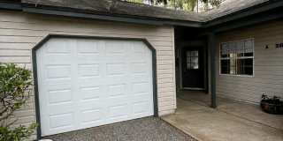 2 Bedroom, 1 Bath and 1 Car Garage Cute Duplex Gallery 1