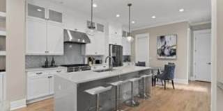 971 Laurel Court NE Gallery 3