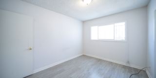 118 E Shady Grove Gallery 7