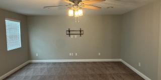 Spacious 5-Bedroom Riverview Home Gallery 67