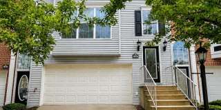 Newly Renovated 3 Bed 2.5 Bath Townhouse in Wexford available NOW! Gallery 1