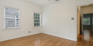 CHARMING ALAMO HEIGHTS COTTAGE Gallery 23