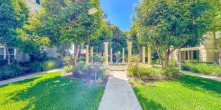 OC: Spacious 2BD/2.5BA Condo in Irvine with Resort-Style Amenities, Private Balcony & In-Unit Laundry & 2 Parking Spaces Gallery 27