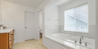5bd/3.5ba Bellevue Hoome Gallery 21