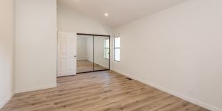 Spacious Mesa Condo with Full Two Car Attached Garage! Pet Friendly! Gallery 14