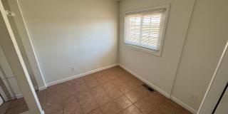 Charming 2 bedroom House Gallery 12