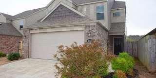 Available August 1st! Two-Story 3 Bedroom, 2.5 Bathroom in the center of Fayetteville Gallery 1