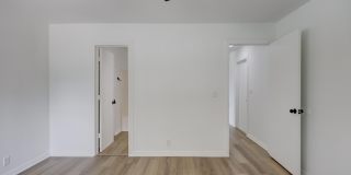 729 W 31st Terrace Gallery 22