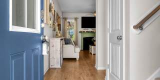 4 bedroom 2.5 bathroom home close to beaches, shopping, and Marine Corps Bases. Gallery 4