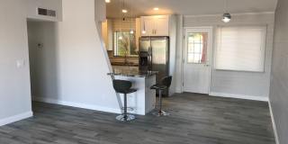 3 bedroom updated Townhome Gallery 1