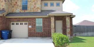3/2.5/2 Two story Duplex / Easy for commuters/ Minutes from Shopping, Restaurants, & Entertainment/ CISD Gallery 1