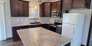 1553 N Aster Cir(ANDOVER) - 3 Bedroom, 2 Bath - 3 Car Garage - $1,600 Gallery 1