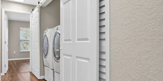 2119 Shadow View Circle Gallery 24