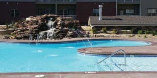 Lincoln Summit Falls Apartments & Townhomes Gallery 23
