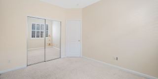 Highly Desirable Executive Home: 4 Bedrooms, 3 Bathrooms of Luxury Living Gallery 39