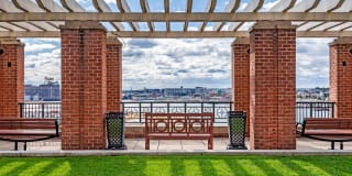 Spinnaker Bay at Harbor East Gallery 18