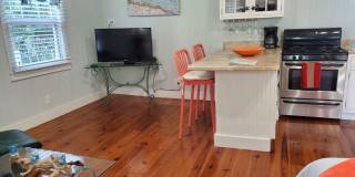 226 NE 1st Avenue unit: Key Lime Suite Gallery 20