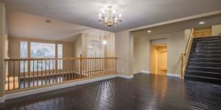 Beautiful 5 bedroom 4.5 bath home with large basement in gated community! Gallery 9