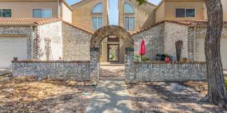 UPDATED 2-BEDROOM TOWNHOME IN MIDTOWN Gallery 1
