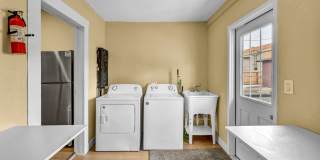 FULLY FURNISHED HISTORIC CHARMER BETWEEN UNR & DOWNTOWN – UTILITIES INCLUDED, MODERN UPGRADES, PRIME LOCATION Gallery 42