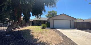 Charming 3 Bedroom 2 Bath Home in Rosemont Gallery 1