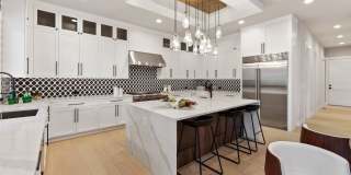 Luxury Bellevue Estate in Prestigious Bridle Trails For Rent Gallery 9