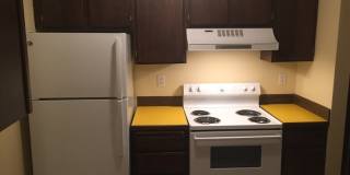 1 Bedroom Condo close to Washington Square with seasonal outdoor pool and move in special! Gallery 4