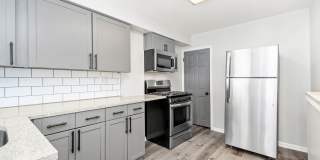 Beautiful 3 bedroom home in Pittsburgh available July 1! Gallery 23