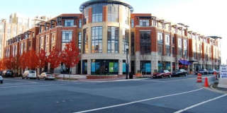 520 JOHN CARLYLE Street Gallery 1