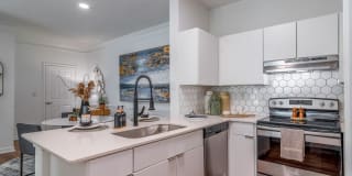 Jefferson at the Perimeter Apartments Gallery 3