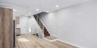 23 E SILVER Street Gallery 2