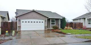 Gorgeous 4 bedroom, 2 bath, Albany Gallery 1