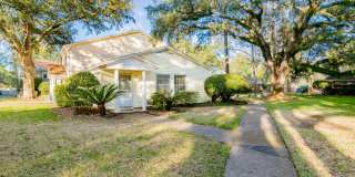 2 Bed/1 Bath Condo with In-Ground Pool Gallery 1