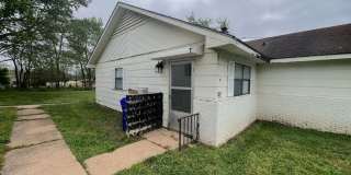 Newly Renovated Duplex! Gallery 1