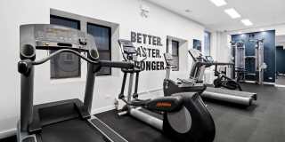 Reside at Belmont Harbor Gallery 17