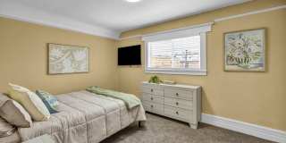 FULLY FURNISHED & BEAUTIFULLY REMODELED CLASSIC HOME NEAR UNR WITH UNBEATABLE I-80 ACCESS Gallery 42