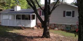 Gorgeous 4 bedroom 2 bath home Gallery 1