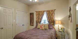 Spacious 2 Bed/2.5 Bath Condo in Gateway Villas! Gallery 12