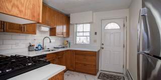 Huge 4 bed 2 bath townhouse near Northeastern with a move in special! Gallery 8