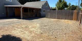 Updated 3-bedroom, 1 bath triplex in Springfield! Gallery 3