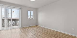 Beachfront 2BR/2BA Condo with Water Views in Norfolk – Water Included Gallery 18