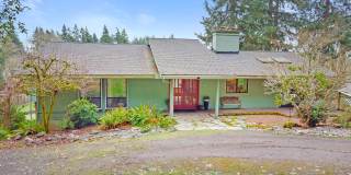 Private Bainbridge Island Retreat with Acreage & Modern Comforts Gallery 1