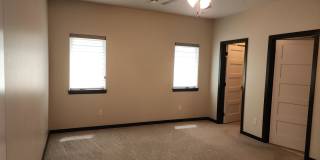 Three bedroom two bath w/ triple garage Gallery 6